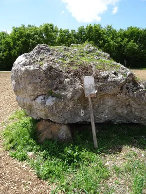 La Pierre Blanche à Charmé