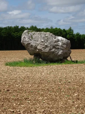 La Pierre Blanche à Charmé