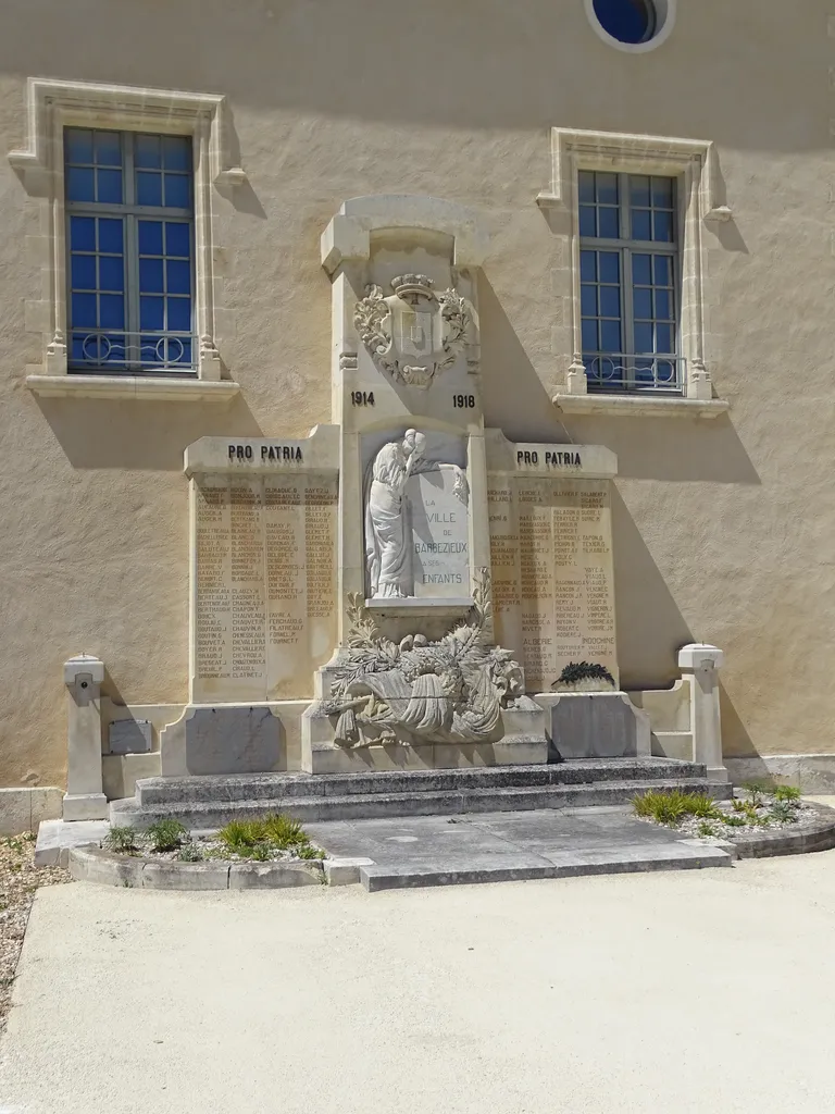 Monument aux Morts 14-18 de Barbezieux-Saint-Hilaire