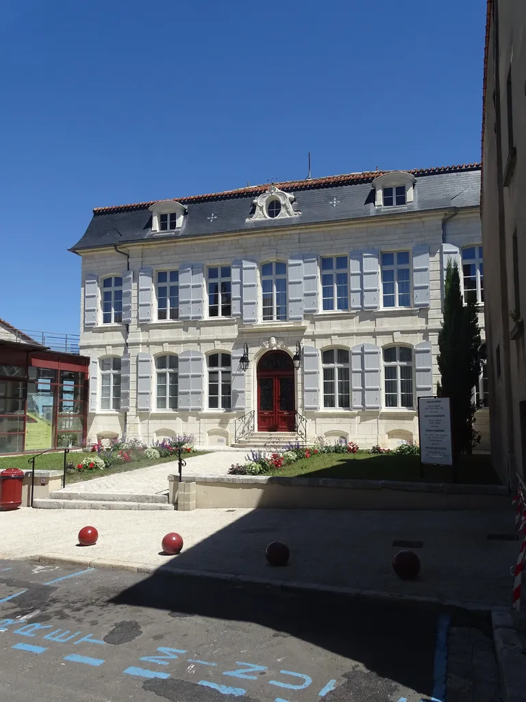 Mairie de 	Barbezieux-Saint-Hilaire