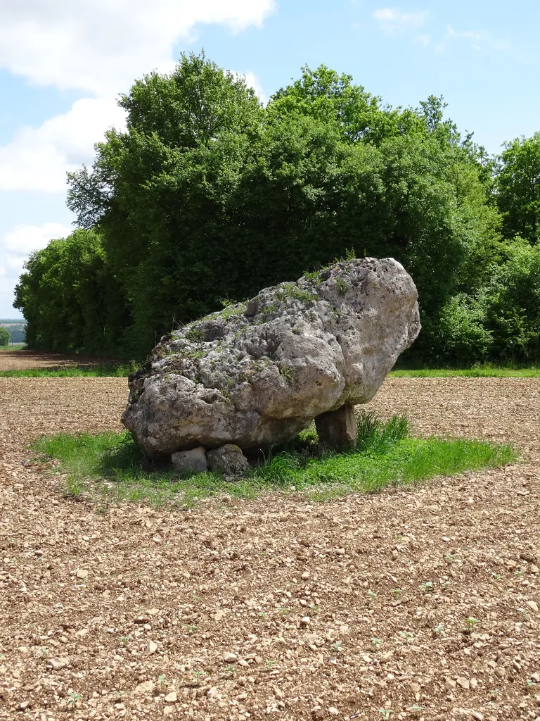 La Pierre Blanche à Charmé