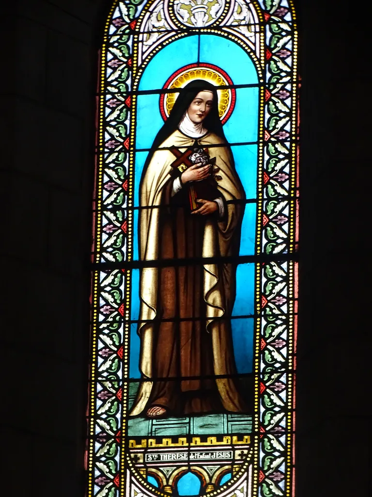 Vitrail Baie F : Ste Thérèse de l'Enfant Jésus dans l'Église de Jarnac